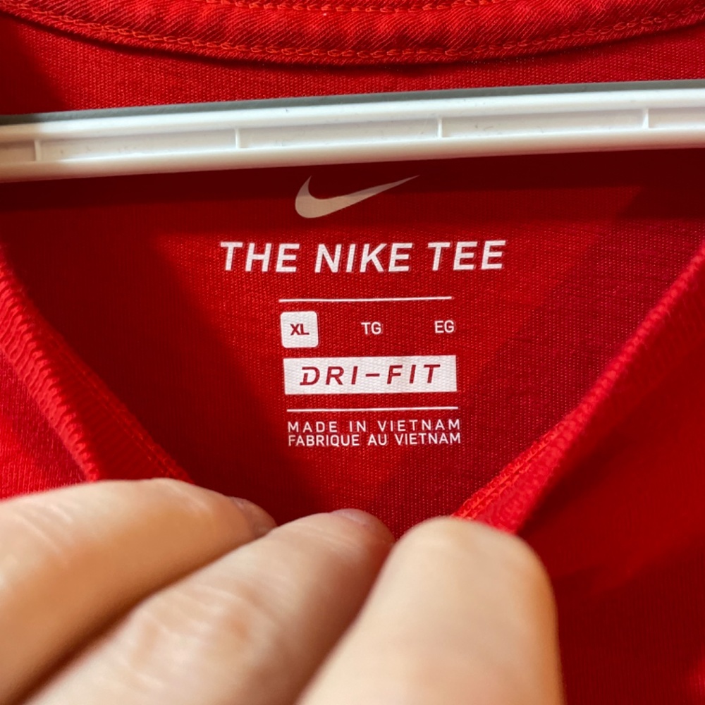 Men’s XL- Nike Dri-Fit Tee Shirt Red- 25 inches across chest from pit to pit and - Picture 3 of 4